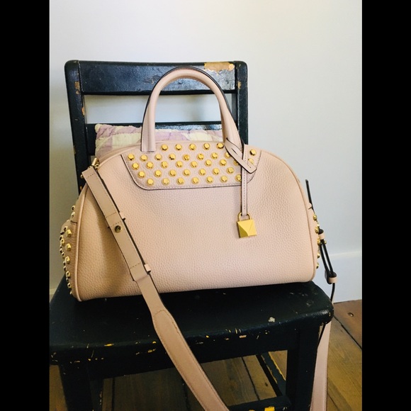 Michael Kors Handbags - Michael Kors Austin Bowling Satchel in Ballet